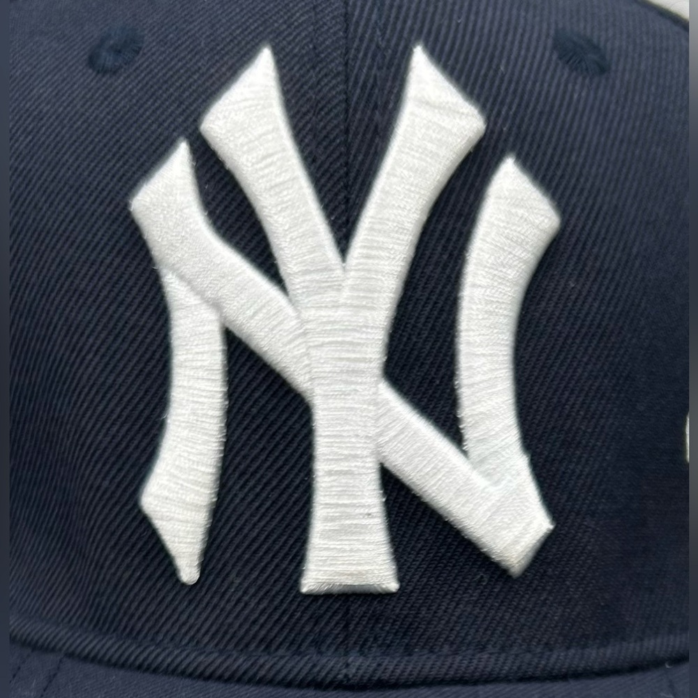 New York Yankees PRO STANDARD Side Script SnapBack Hat NYC Baseball Cap Gray UV - Picture 7 of 12